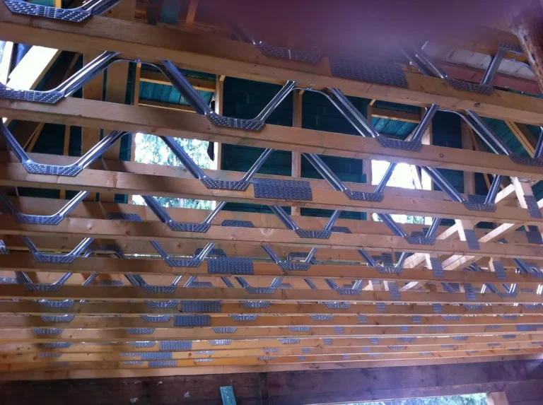 Wiązary kratownicowe drewniane - na co zwrócić uwagę przy wyborze wiązarów kratownicowych do budowy dachu?